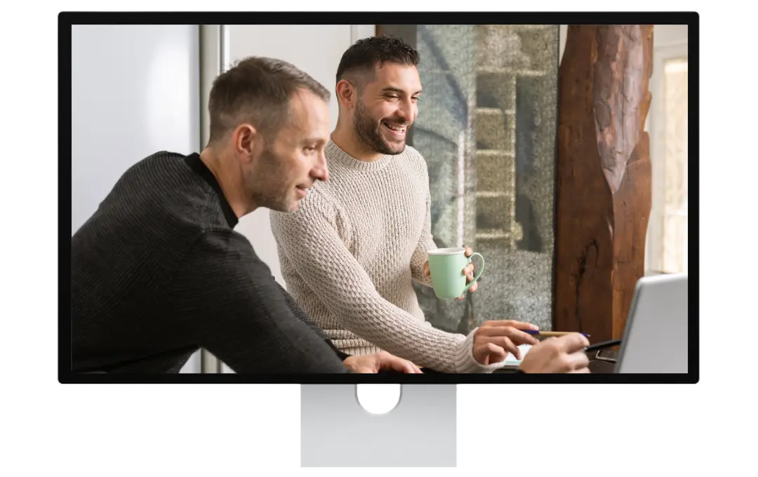 tscale agent smiling with customer